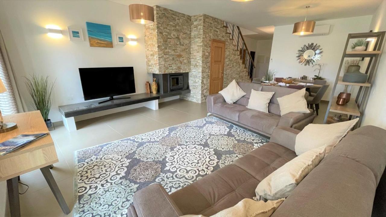 Cascata, 3 Bedroom, Pool, Close To Olhos De Agua *