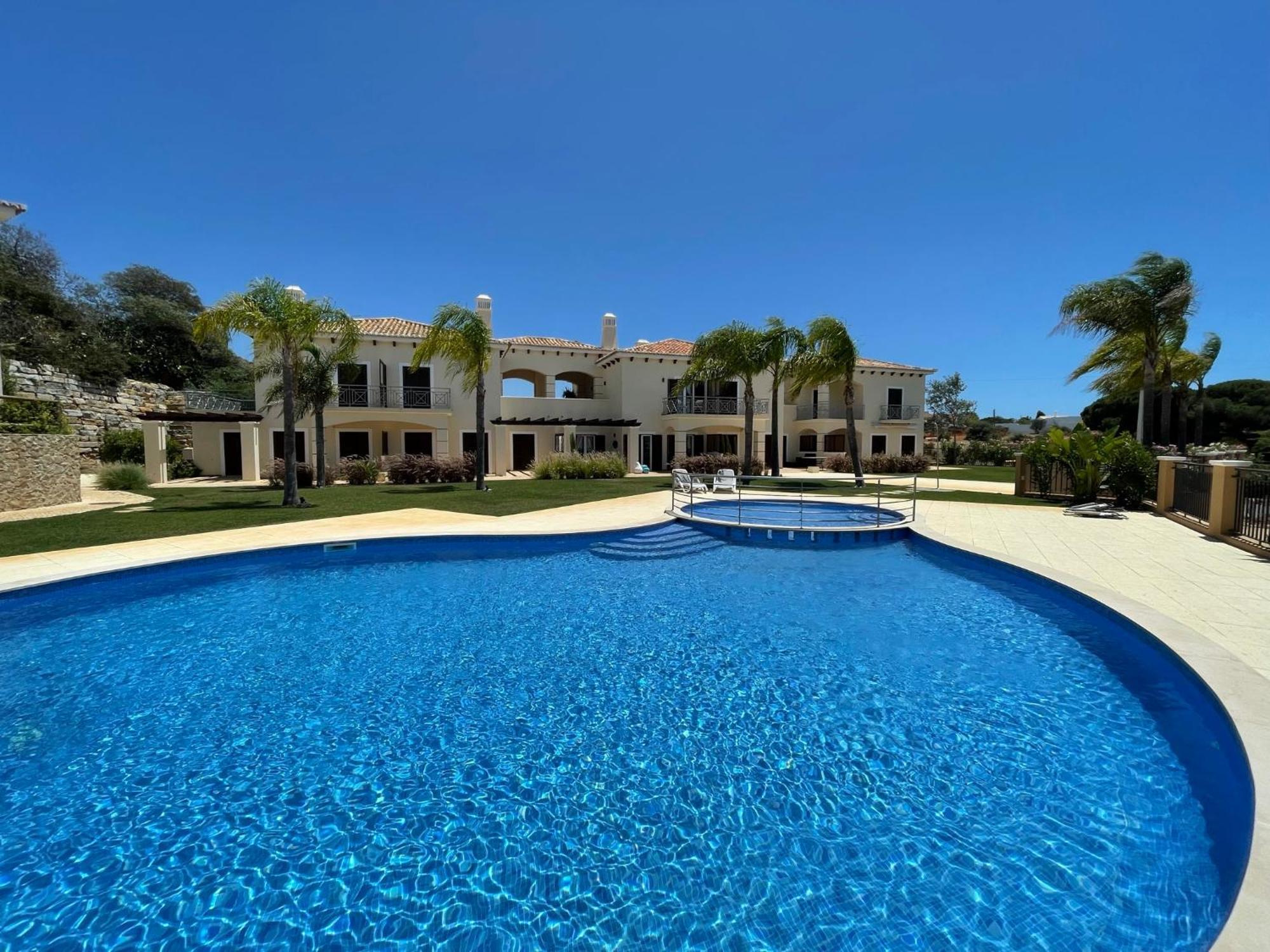 Cascata, 3 Bedroom, Pool, Close To Olhos De Agua * Albufeira