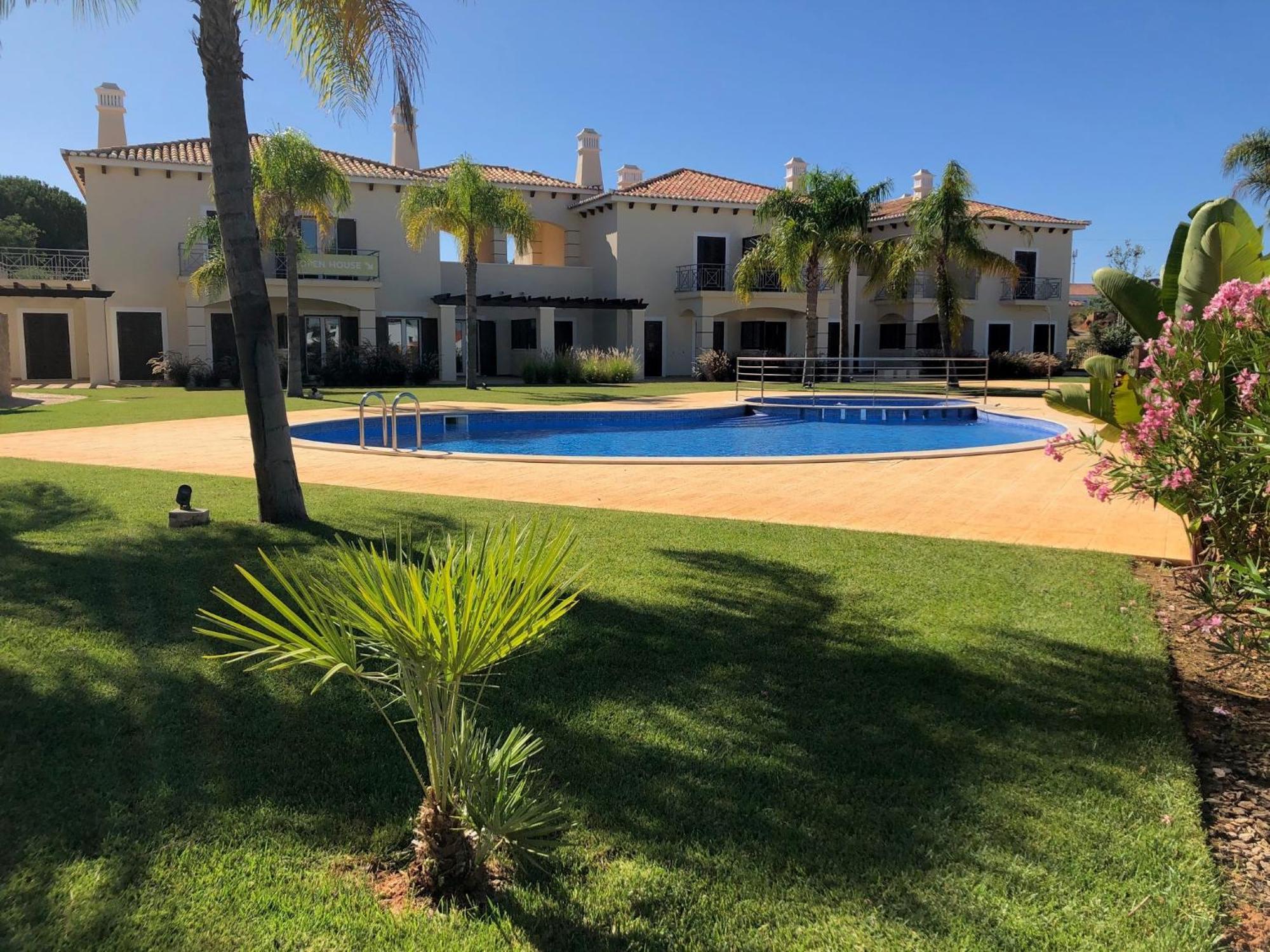 Cascata, 3 Bedroom, Pool, Close To Olhos De Agua Villa