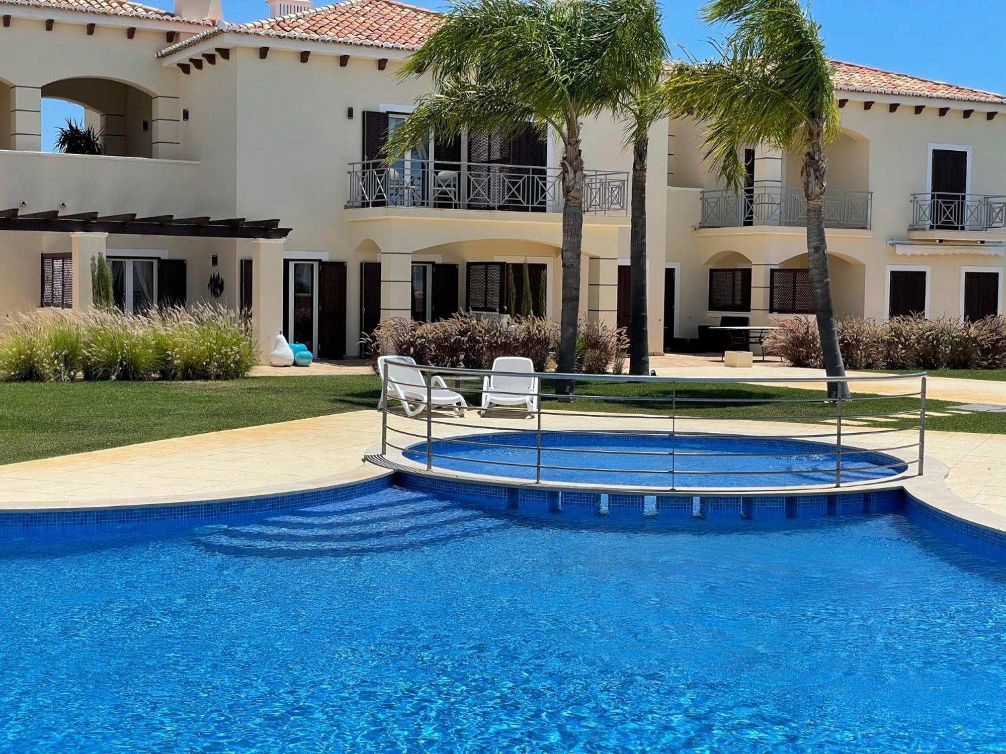 Villa Cascata, 3 Bedroom, Pool, Close To Olhos De Agua *
